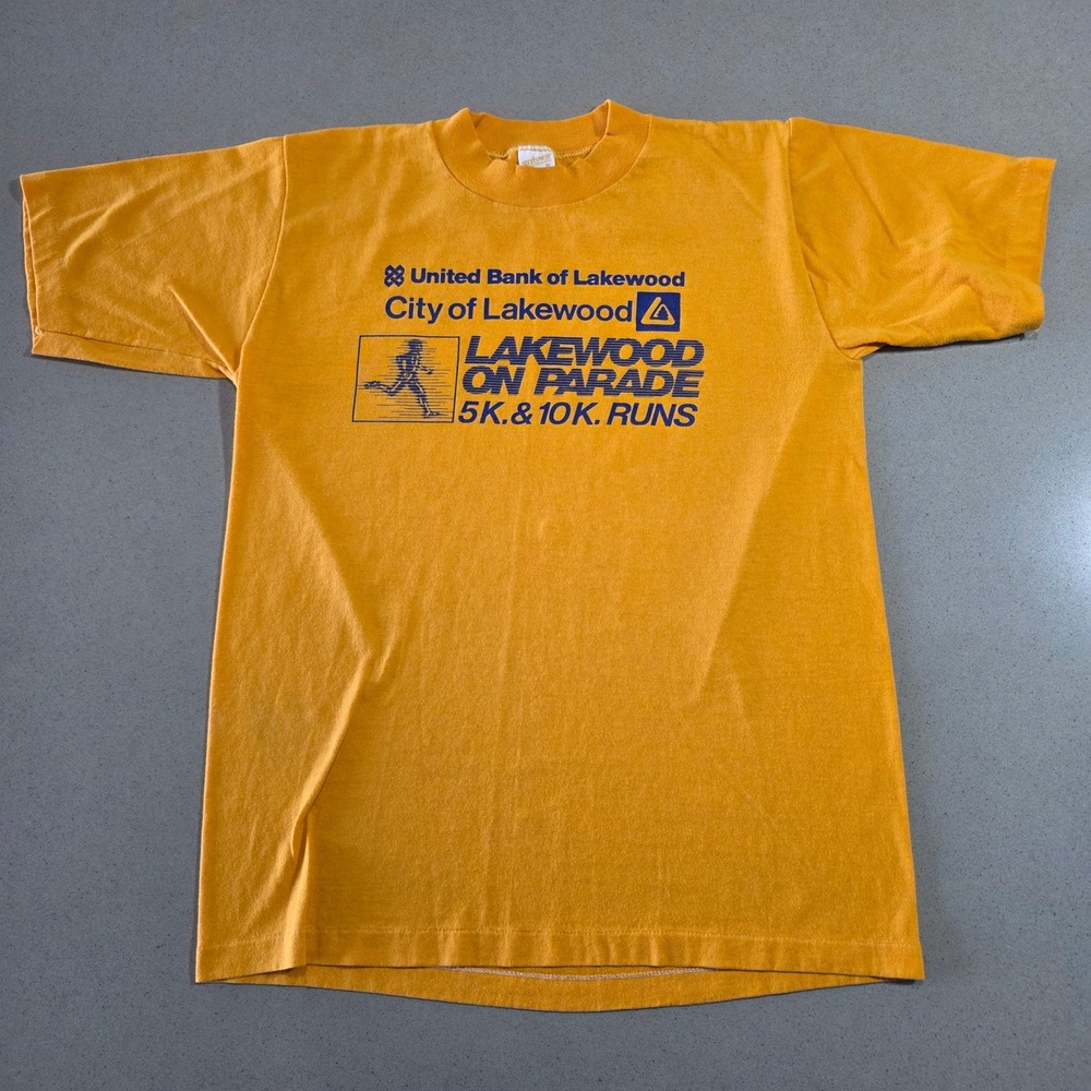 Vintage Sportswear Lakewood On Parade Race Official T-Shirt Yellow Mens M 50/50